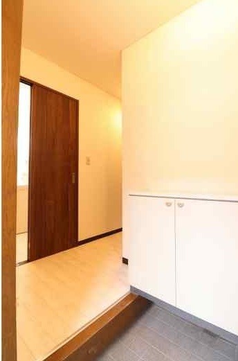 ��ʌ������s���]�U���ڂ̃A�p�[�g�̌���