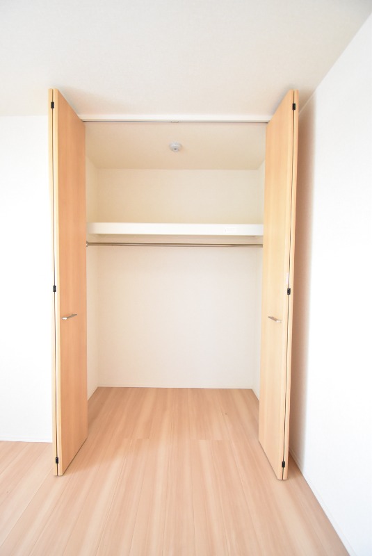 ��ʌ�����s�厚���̃A�p�[�g�̎��[