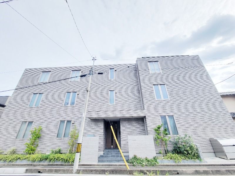 ��ʌ��������܎s��{��听���R����205-1�̃}���V�����̌����O��