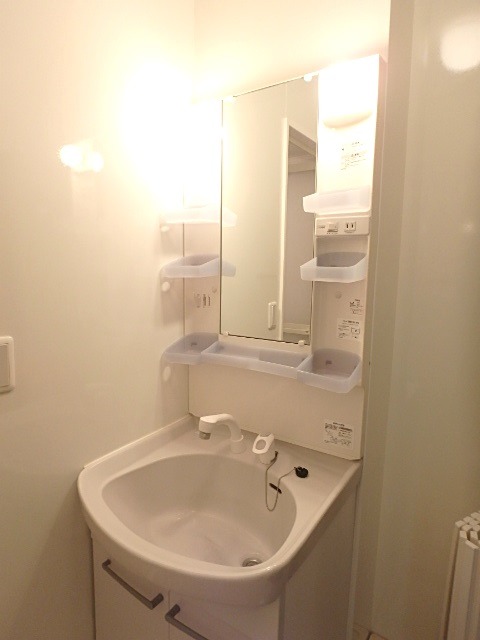 ��ʌ��������܎s�k�擌�听���Q���ڂ̃A�p�[�g�̐��ʏ�