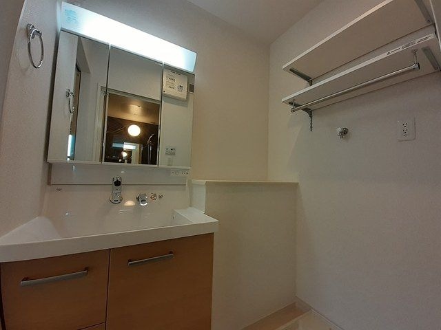 ��ʌ�����s�O�c�a�Q���ڂ̃A�p�[�g�̐��ʏ�