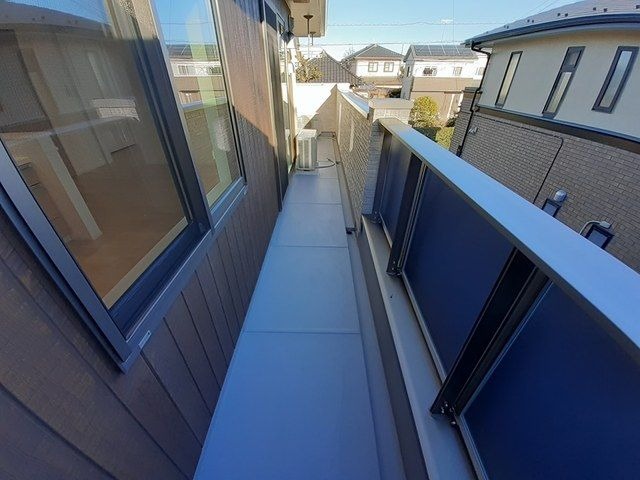 ��ʌ�����s�O�c�a�Q���ڂ̃A�p�[�g�̃o���R�j�[