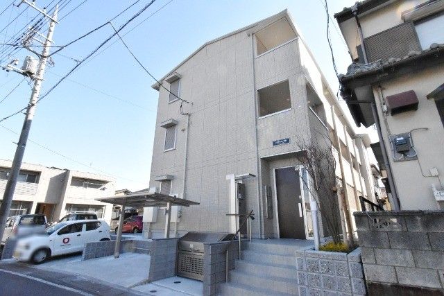 ��ʌ��������܎s�k����i���P����584-1�̃A�p�[�g�̌����O��