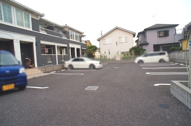 ��ʌ��k�����S�������厚�����̃A�p�[�g�̒��ԏ�