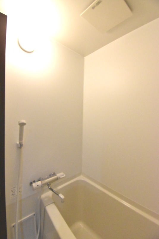 ��ʌ��������܎s�΋�厚��Ԗ؂̃A�p�[�g�̃o�X