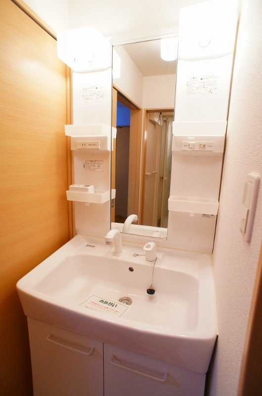 ��ʌ��k�����S�������厚�����̃A�p�[�g�̐��ʏ�