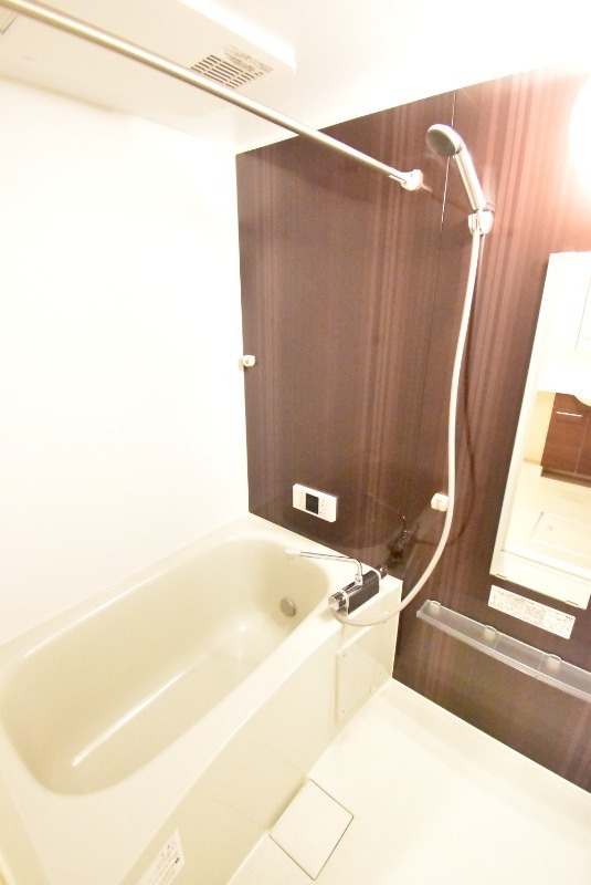 ��ʌ��z�J�s���C�N�^�E���V���ڂ̃A�p�[�g�̃o�X