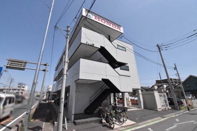 ��ʌ�����s�씵���J�P���ڂ̃}���V�����̌����O��