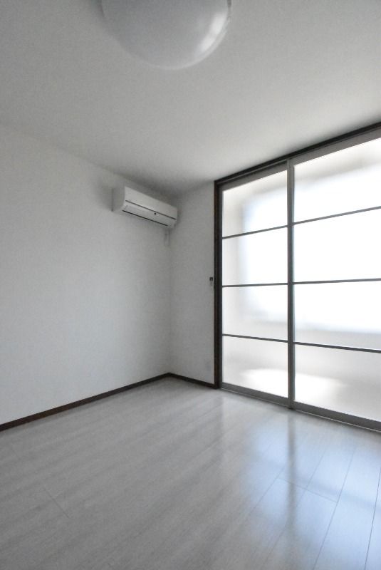 ��ʌ�����s�씵���J�P���ڂ̃}���V�����̋��ԁE���r���O