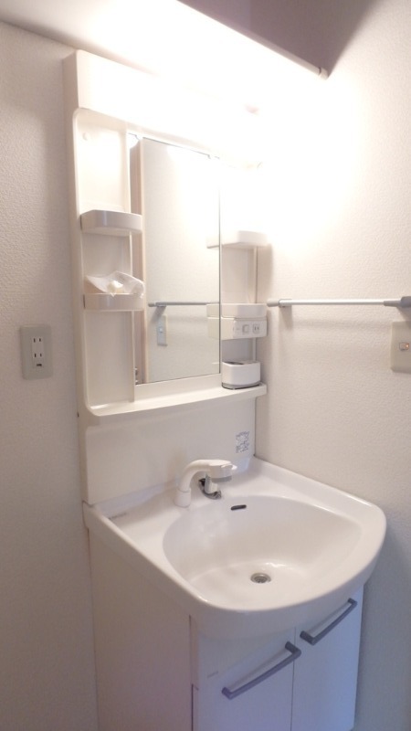 ��ʌ�����s�厚���s�̃A�p�[�g�̐��ʏ�