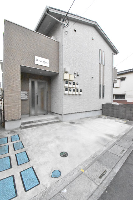 ��ʌ��z�J�s�����{���̃A�p�[�g�̌����O��