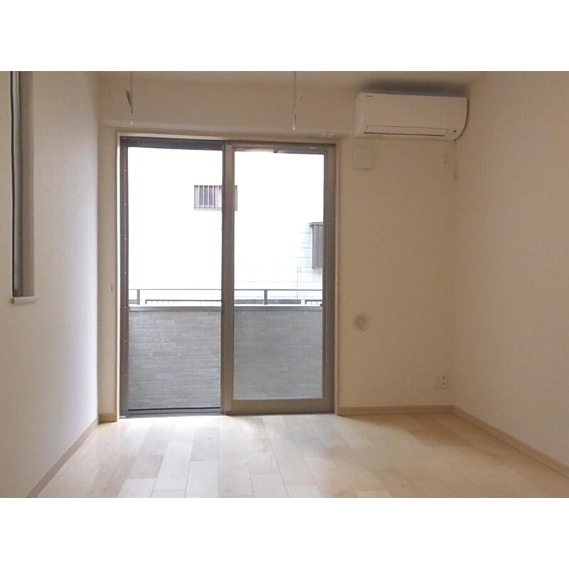 ��ʌ��z�J�s�����{���̃A�p�[�g�̋��ԁE���r���O