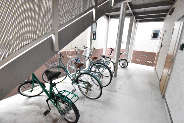 ��ʌ��z�J�s�����{���̃A�p�[�g�̂��̑�