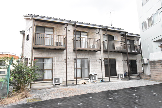 ��ʌ�����s�厚���̃A�p�[�g�̌����O��