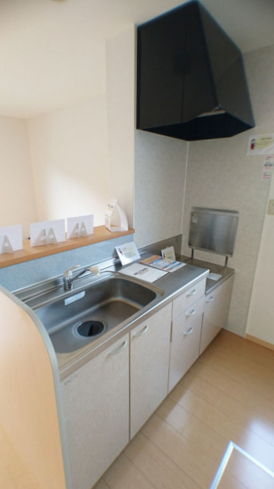 ��ʌ�����s������U���ڂ̃A�p�[�g�̃L�b�`��