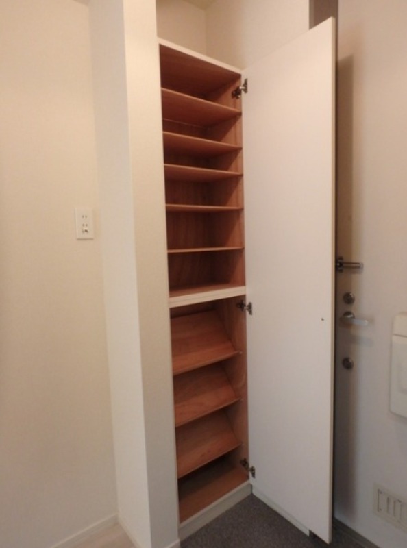 ��ʌ������s�J�˂Q���ڂ̃}���V�����̌���