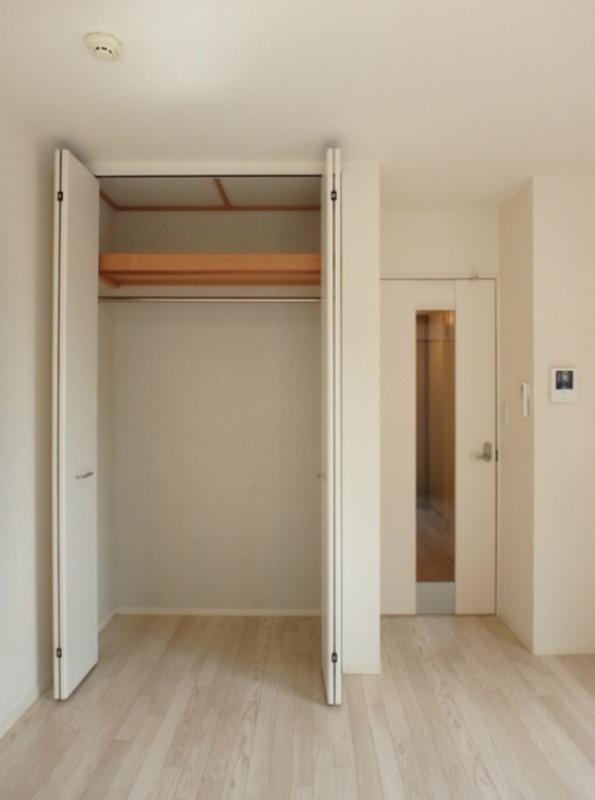 ��ʌ������s�J�˂Q���ڂ̃}���V�����̎��[