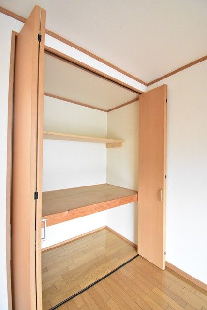 ��ʌ�����s�厚���̃A�p�[�g�̎��[