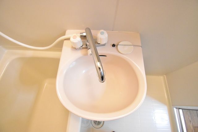 ��ʌ�����s�厚���̃A�p�[�g�̐��ʏ�