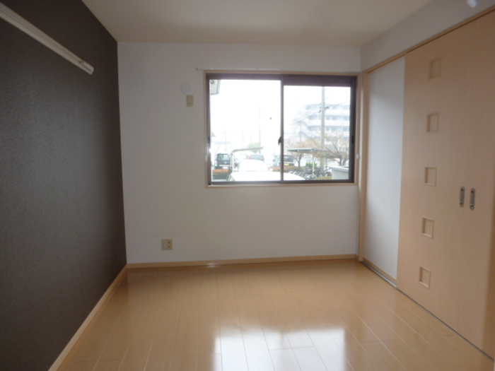 ��ʌ�����s������U���ڂ̃A�p�[�g�̂��̑������E�X�y�[�X