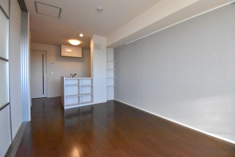 ��ʌ��z�J�s���C�N�^�E���V���ڂ̃A�p�[�g�̋��ԁE���r���O