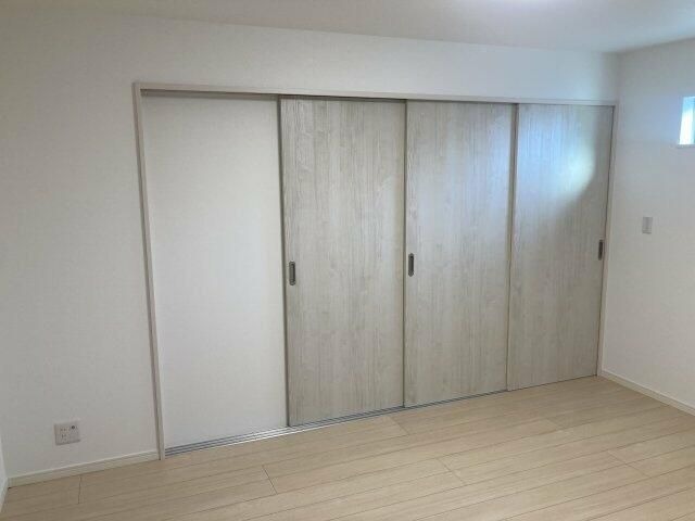 ��ʌ��z�J�s���C�N�^�E���T���ڂ̃A�p�[�g�̋��ԁE���r���O