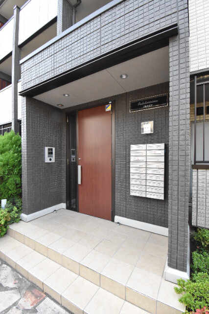 ��ʌ��z�J�s���C�N�^�E���V���ڂ̃A�p�[�g�̃G���g�����X