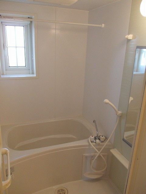 ��ʌ��������܎s�����擇���P���ڂ̃A�p�[�g�̃o�X