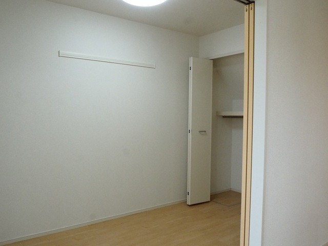 ��ʌ��z�J�s���C�N�^�E���Q���ڂ̃A�p�[�g�̂��̑������E�X�y�[�X