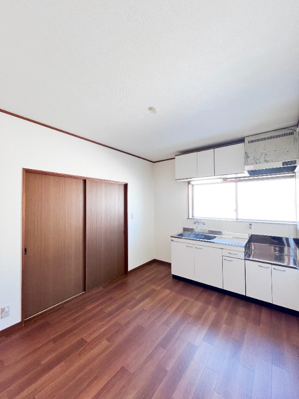 ��ʌ������s���v��̃A�p�[�g�̋��ԁE���r���O