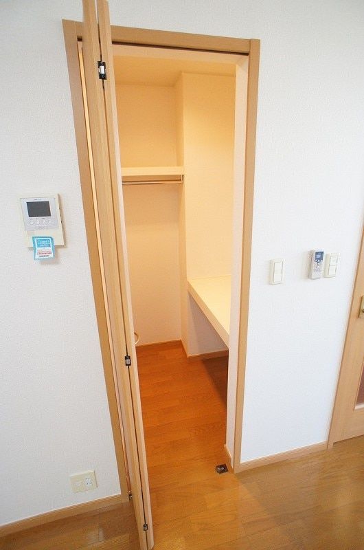 ��ʌ��z�J�s�厚�쉬���̃A�p�[�g�̎��[