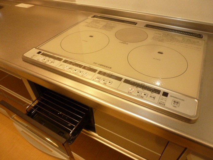 ��ʌ�����s����P���ڂ̃A�p�[�g�̃L�b�`��