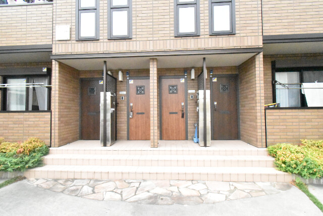 ��ʌ�����s����P���ڂ̃A�p�[�g�̃G���g�����X