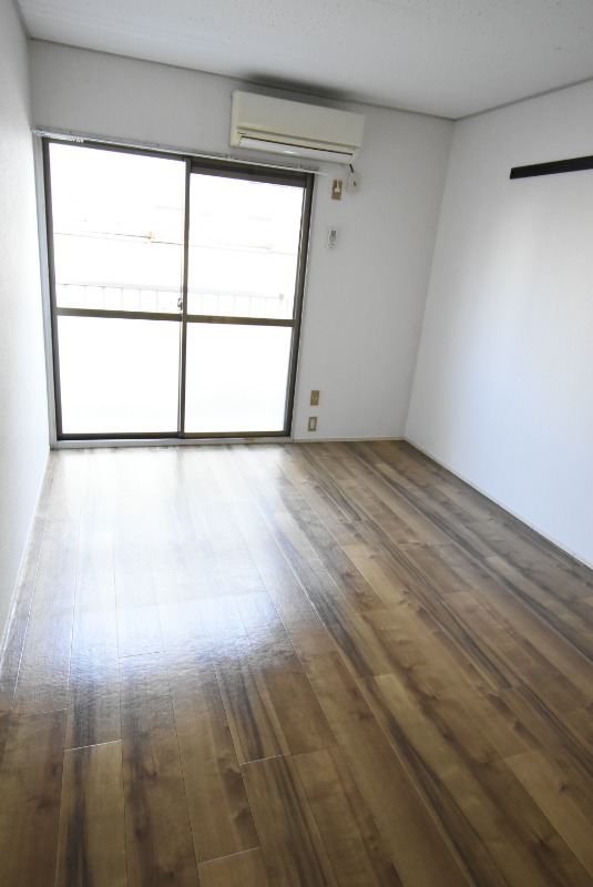 ��ʌ��������܎s�k�擌�听���P���ڂ̃A�p�[�g�̋��ԁE���r���O