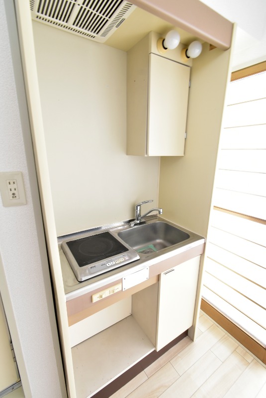 ��ʌ��������܎s�k�擌�听���P���ڂ̃A�p�[�g�̃L�b�`��