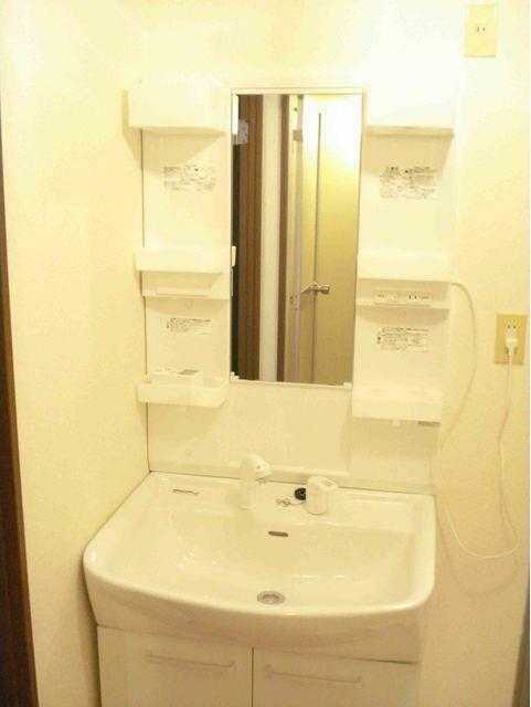 ��ʌ�����s�厚���s�̍��݂̃}���V�����̐��ʏ�