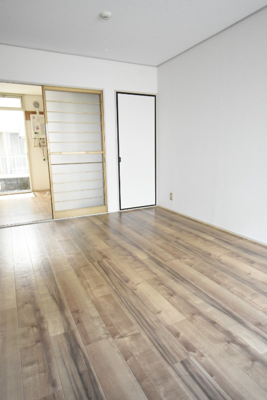 ��ʌ��������܎s�k�擌�听���P���ڂ̃A�p�[�g�̂��̑������E�X�y�[�X