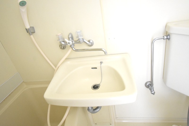 ��ʌ��������܎s�k�擌�听���P���ڂ̃A�p�[�g�̐��ʏ�