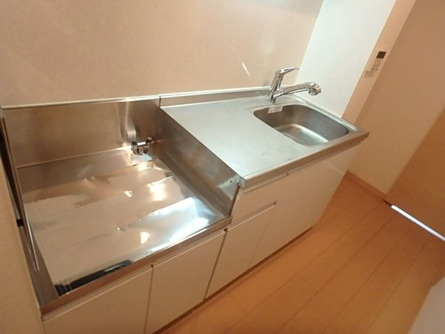 ��ʌ��������܎s�Y�a��ݒ��T���ڂ̃A�p�[�g�̃L�b�`��