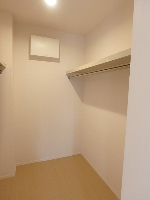 ��ʌ��������܎s�Y�a��̉ƂS���ڂ̃A�p�[�g�̎��[