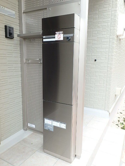 ��ʌ��������܎s�Y�a��̉ƂS���ڂ̃A�p�[�g�̂��̑�