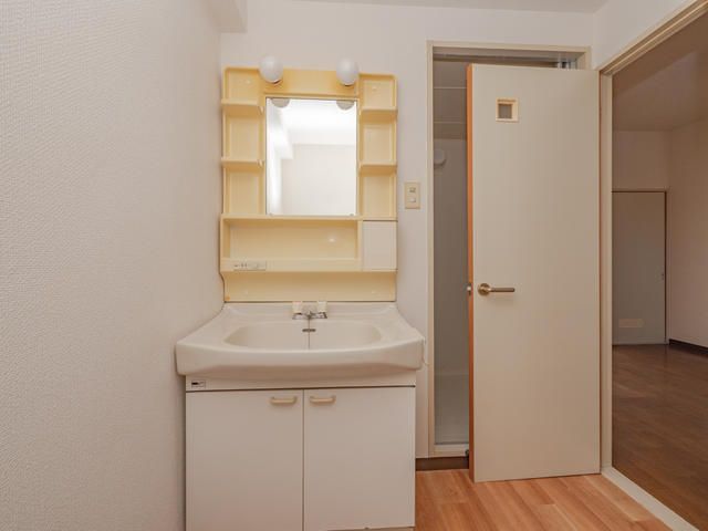 ��ʌ��z�J�s�����R���ڂ̃}���V�����̐��ʏ�