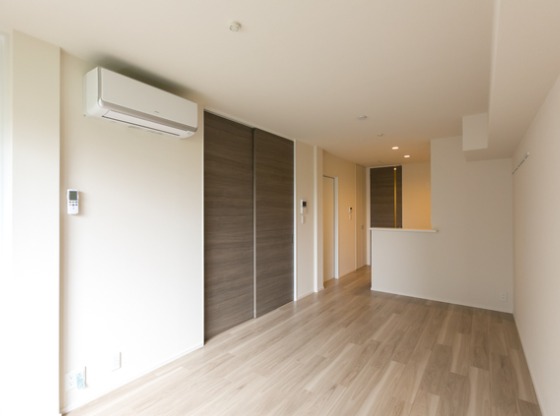 ��ʌ�����s�����R���ڂ̃}���V�����̋��ԁE���r���O