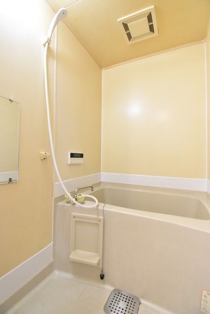 ��ʌ�����s�˒˓��Q���ڂ̃A�p�[�g�̃o�X