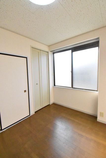 ��ʌ�����s�˒˓��Q���ڂ̃A�p�[�g�̂��̑������E�X�y�[�X