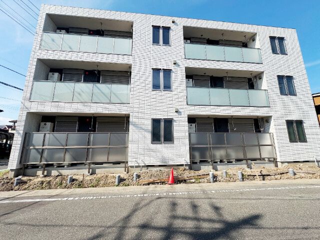 ��ʌ��O���s�����R����8-8�̃}���V�����̌����O��