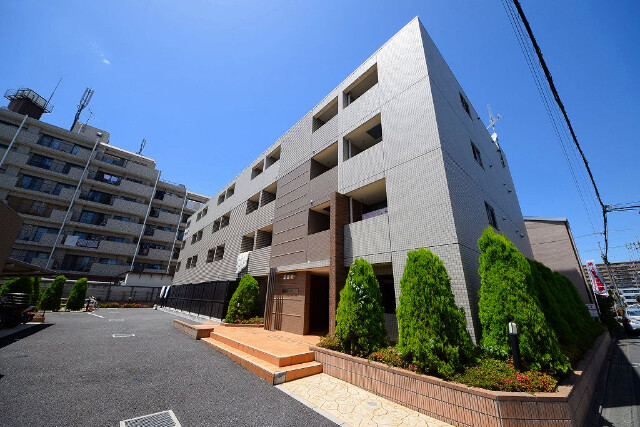 ��ʌ�����s�씵���J�T���ڂ̃}���V�����̌����O��