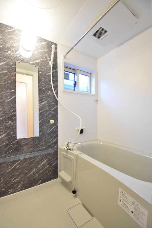 ��ʌ��z�J�s���C�N�^�E���P���ڂ̃A�p�[�g�̃o�X