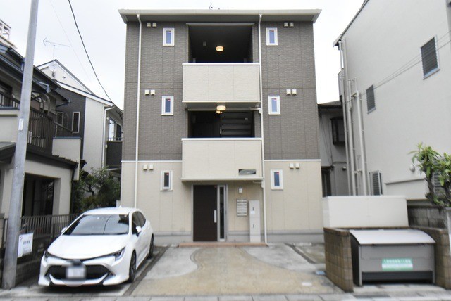 ��ʌ��z�J�s�k�z�J�Q���ڂ̃A�p�[�g�̌����O��