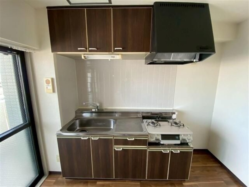 ��ʌ�����s�˒˓��R���ڂ̃}���V�����̃L�b�`��